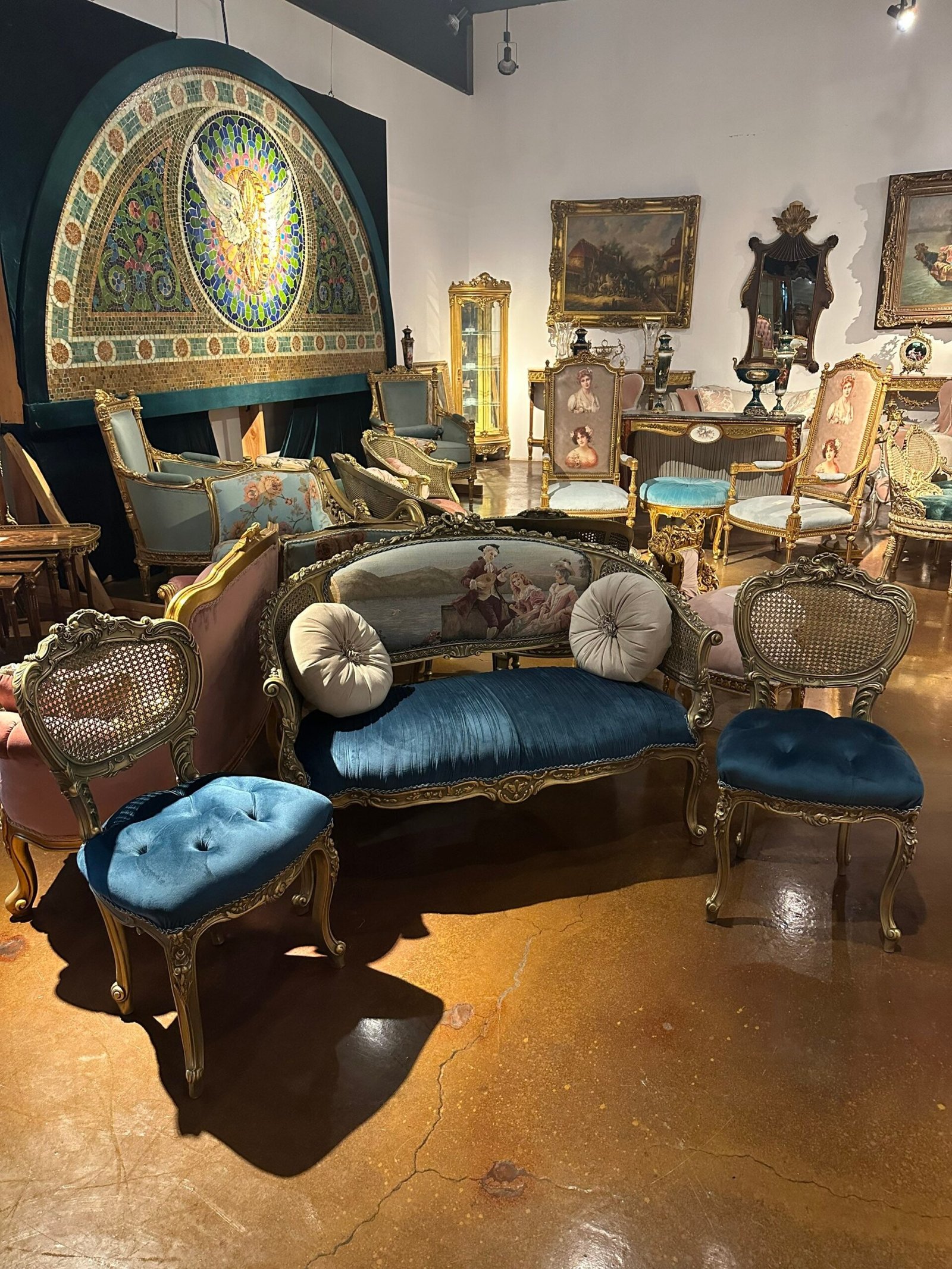 Petite Louis XV French style Settee with chairs - Image 4