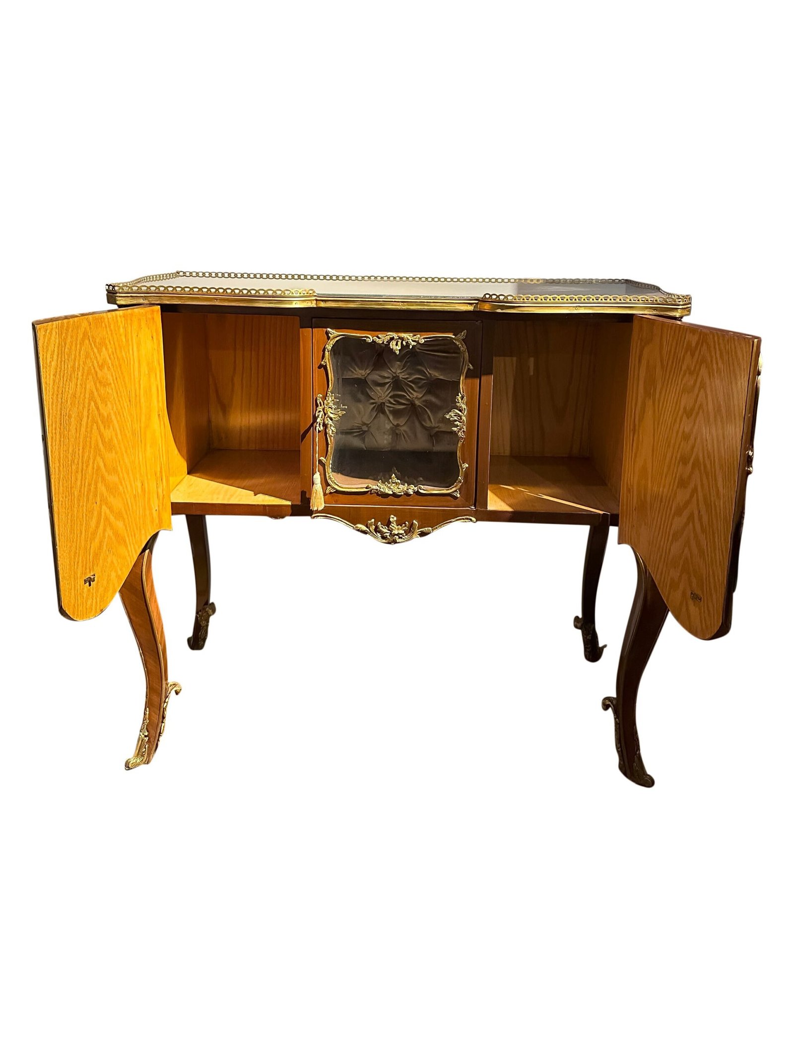 French Louis XV style Display cabinet styled after designs by Francois Linke - Image 4