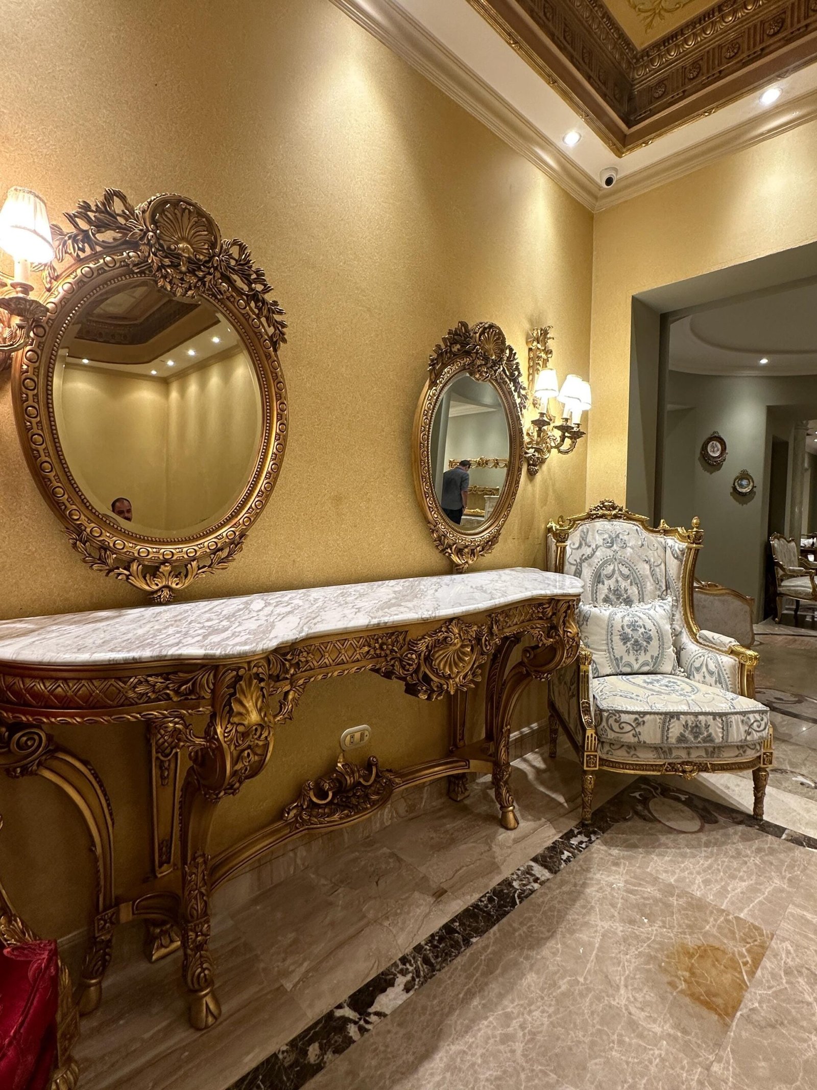 Palatial 19th century Louis XVI style carved and gilt wood grand console - Image 7