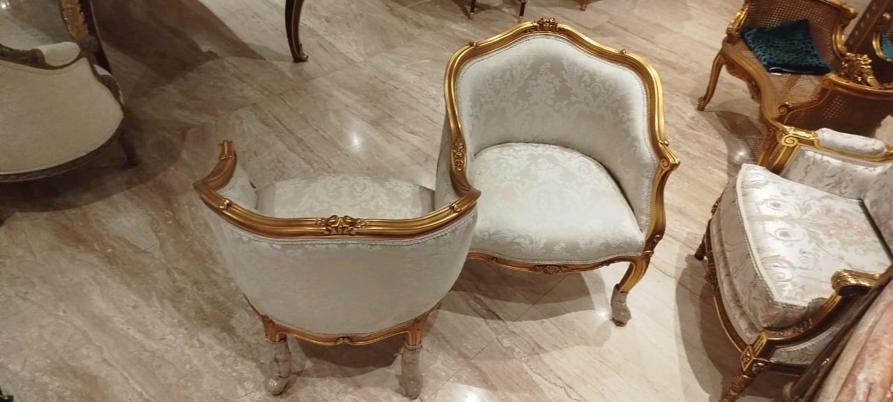 Petite Louis XV French style gilt wood conversation chair - Image 2