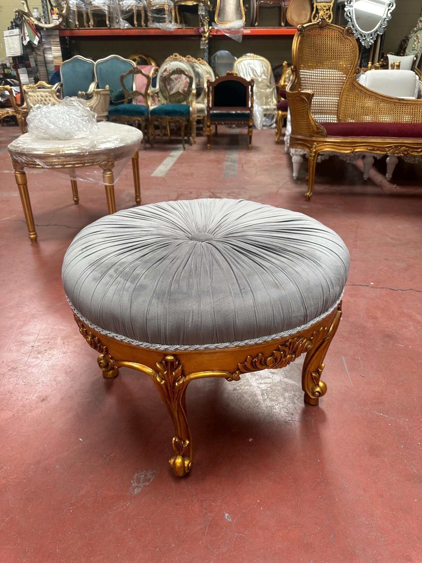 Hand carved ottoman with pleated velvet - Image 3