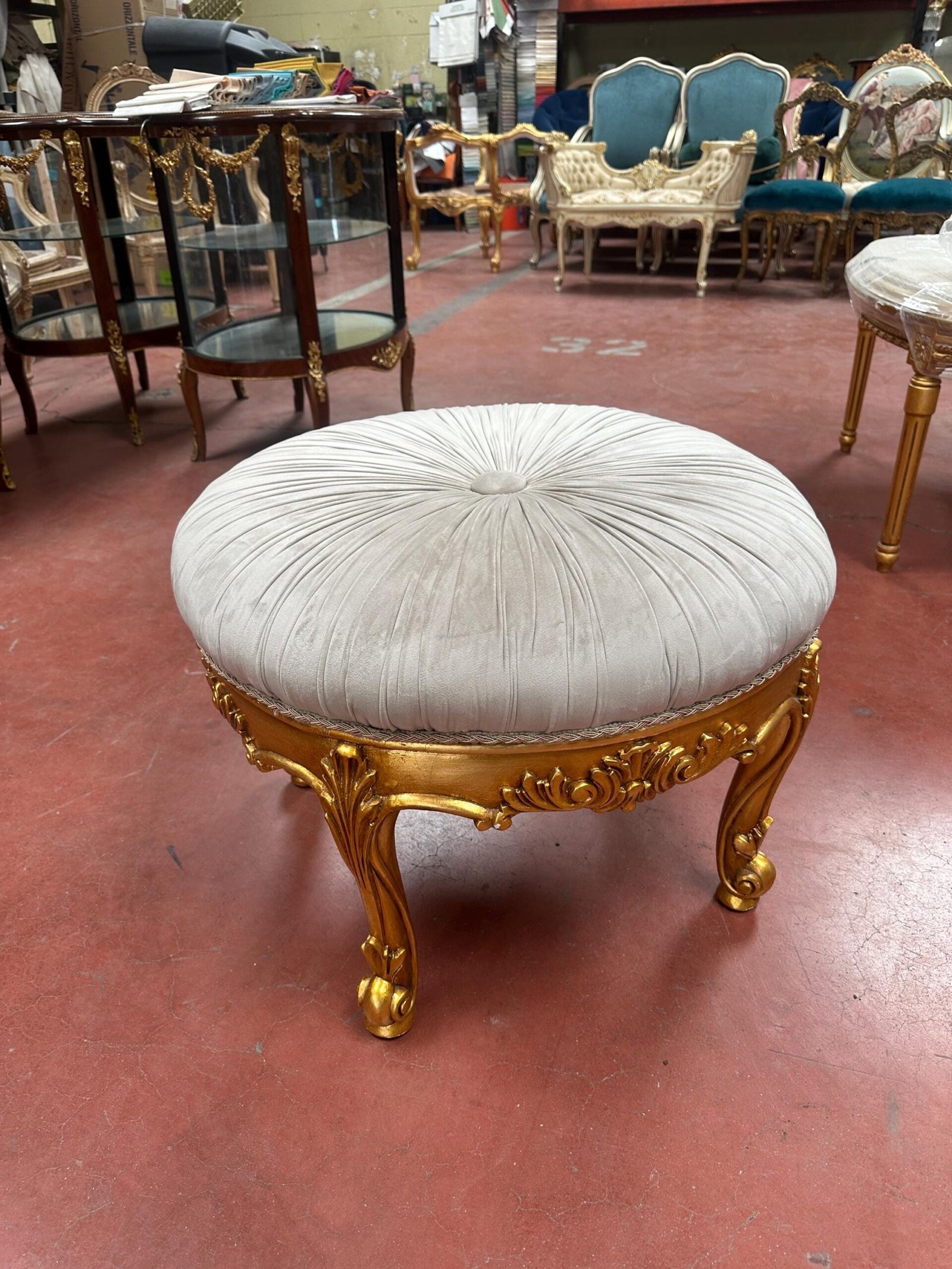 Hand carved ottoman with pleated velvet - Image 5